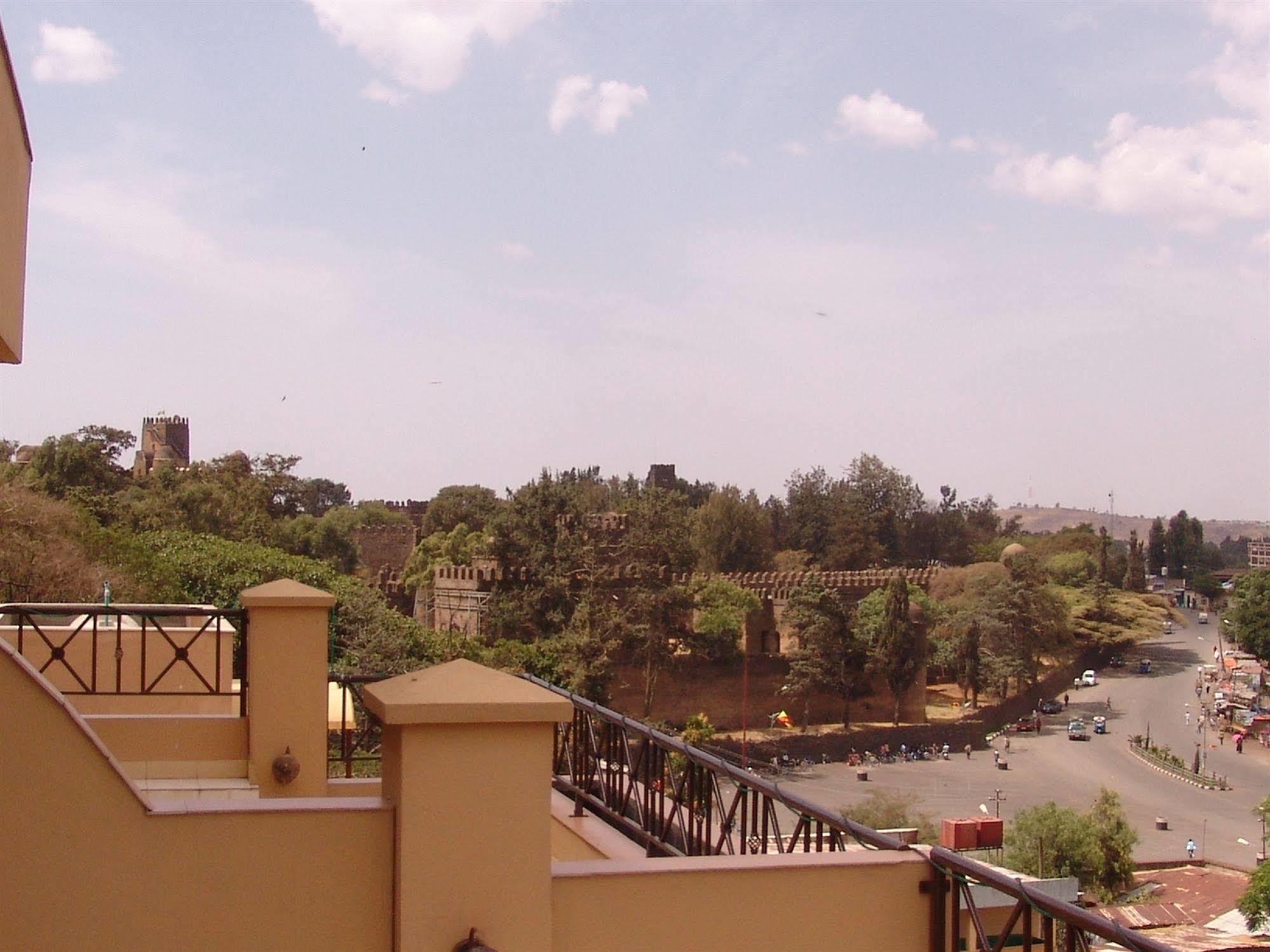 Taye Belay Hotel Gonder Exterior foto