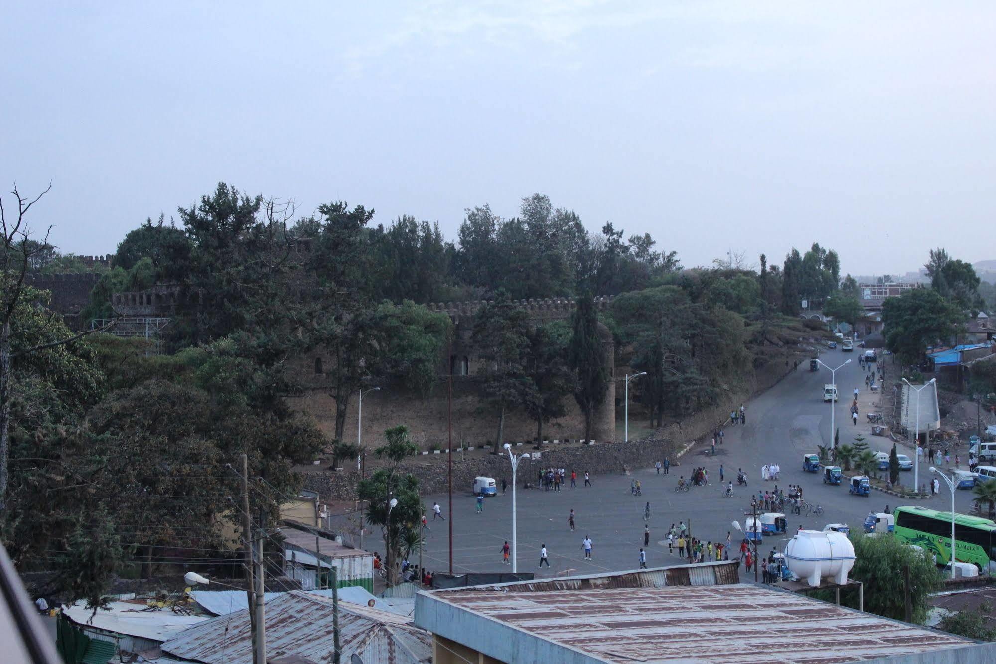 Taye Belay Hotel Gonder Exterior foto